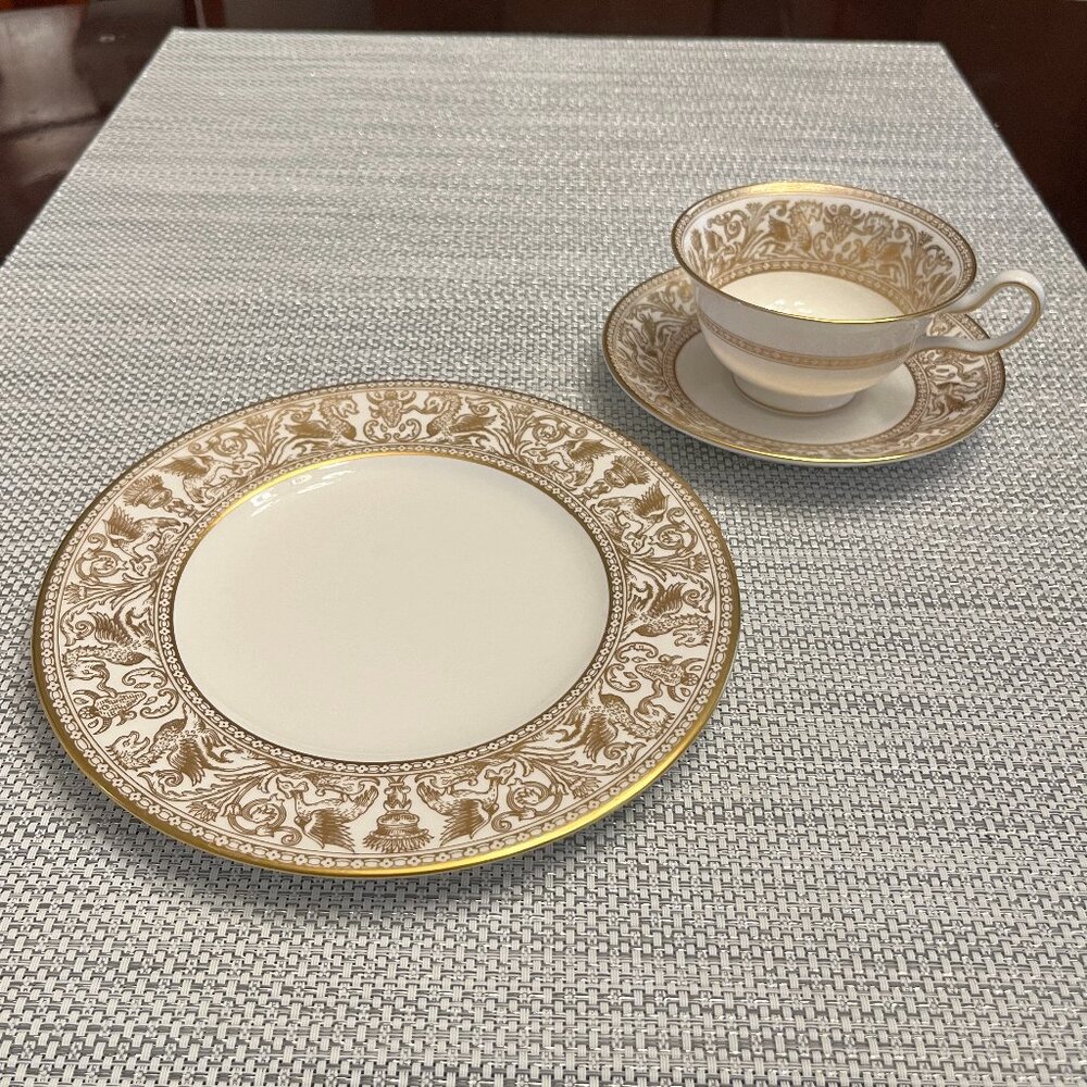 Wegwood Plate & Teacup & Saucer Set Florentine Pattern Gold Dragons & Flowers